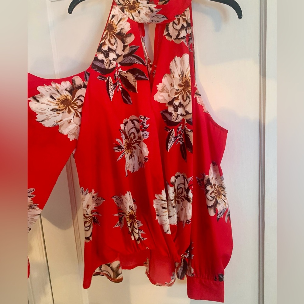Yoins Cold Shoulder Red Floral Top